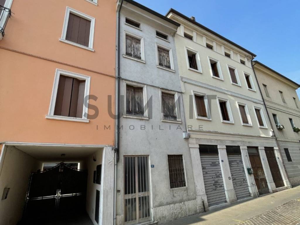 casa indipendente in vendita a Schio