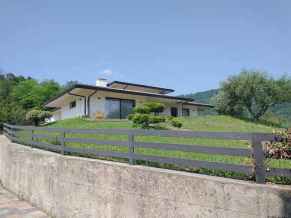 casa indipendente in vendita a Schio