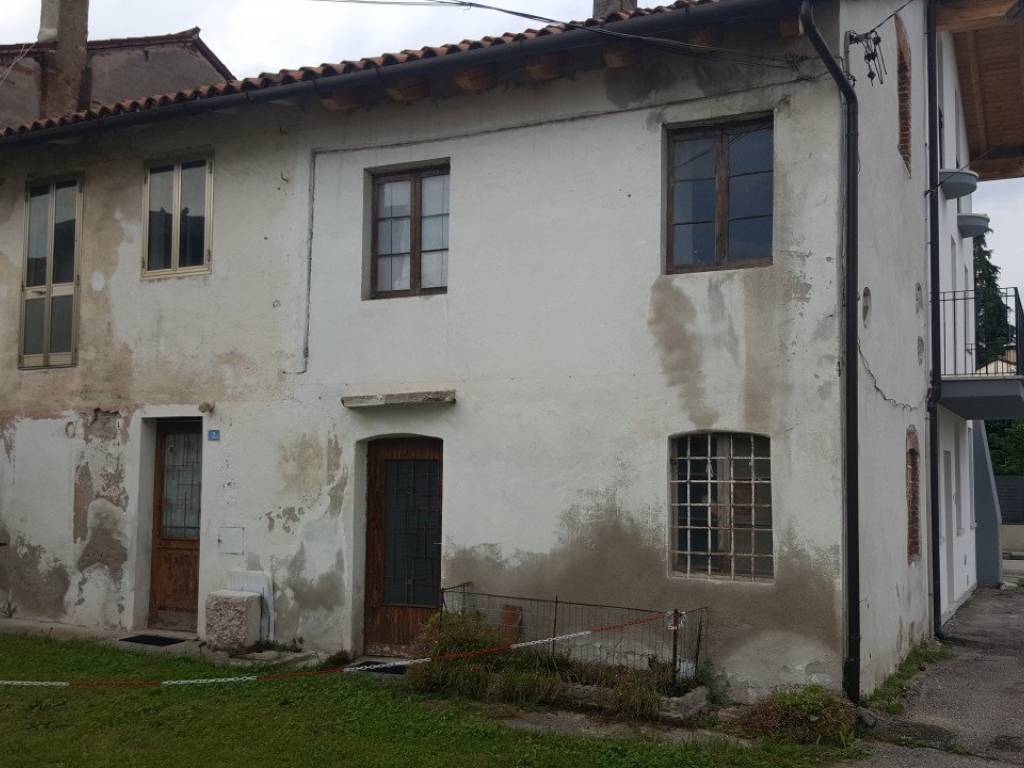 casa indipendente in vendita a Schio in zona Giavenale