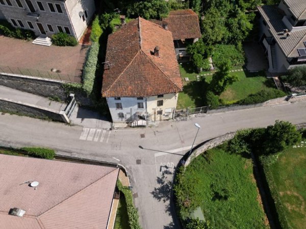 esavano in vendita a Schio in zona Magrè