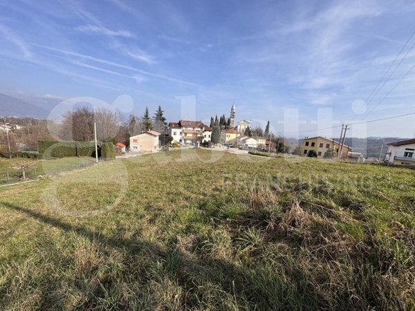terreno edificabile in vendita a Schio