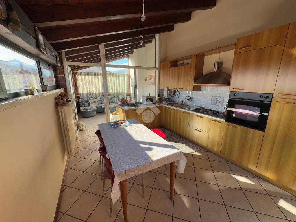 casa indipendente in vendita a Schio in zona Liviera