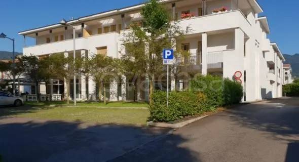 appartamento in vendita a Schio in zona Magrè
