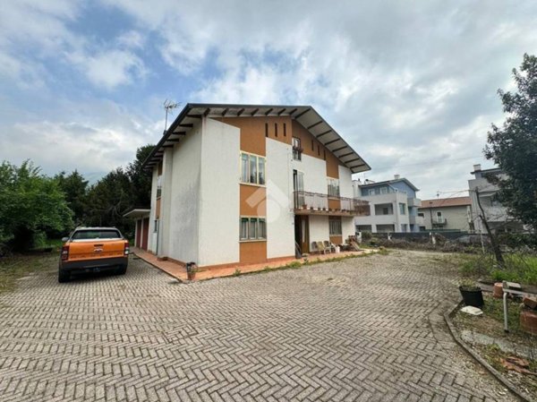 casa indipendente in vendita a Schio