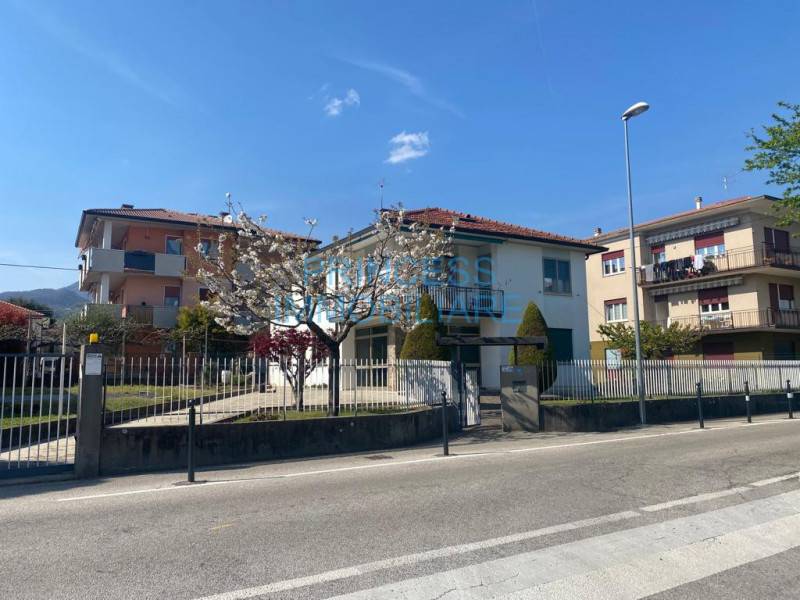 casa indipendente in vendita a Schio