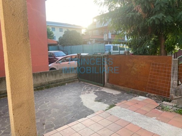 casa indipendente in vendita a Schio in zona Santa Croce