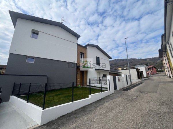 casa indipendente in vendita a Schio in zona Magrè