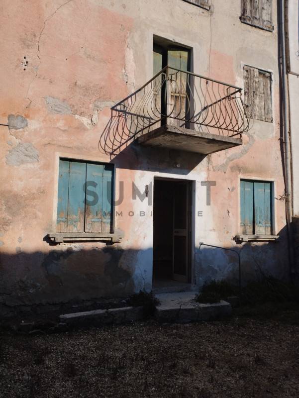casa indipendente in vendita a Schio in zona Poleo