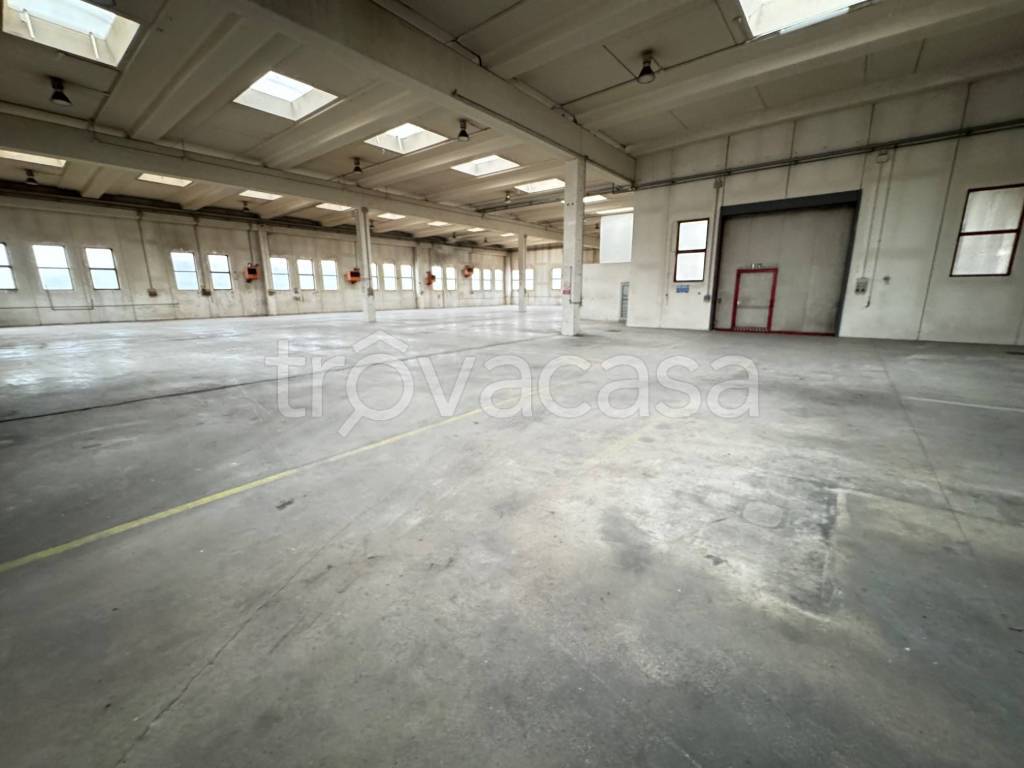 locale commerciale in vendita a Schio