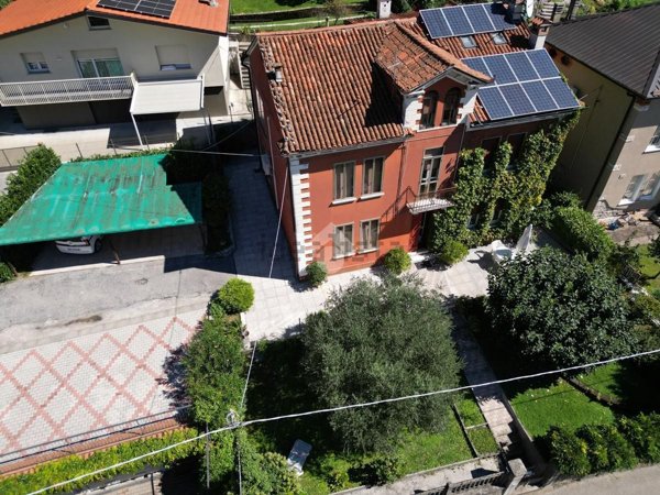 appartamento in vendita a Schio in zona Magrè