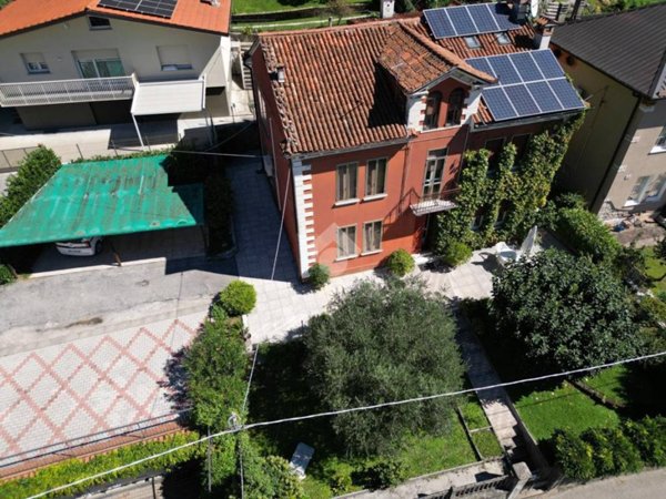 appartamento in vendita a Schio in zona Magrè