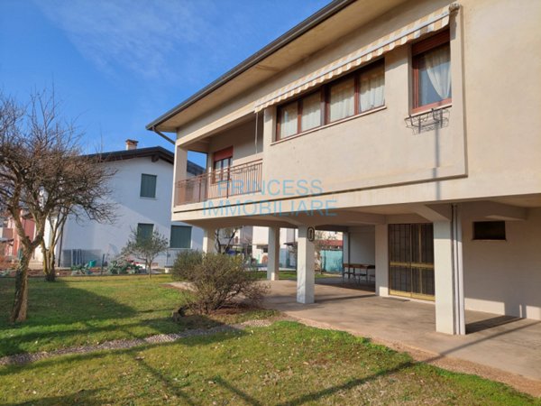 casa indipendente in vendita a Schio
