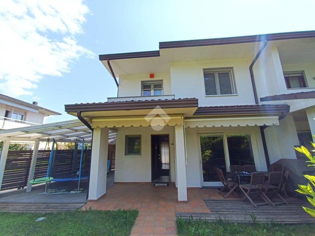 casa indipendente in vendita a Schio
