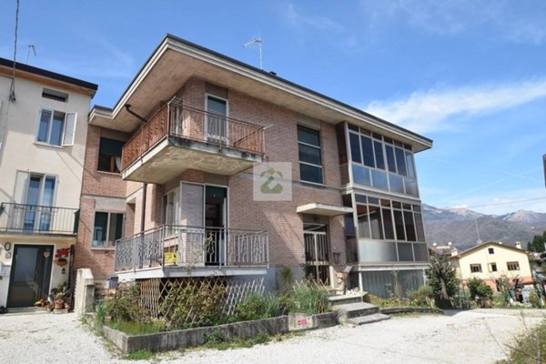 appartamento in vendita a Schio in zona Magrè
