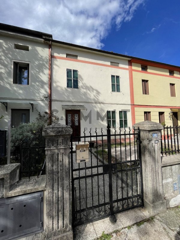 casa indipendente in vendita a Schio