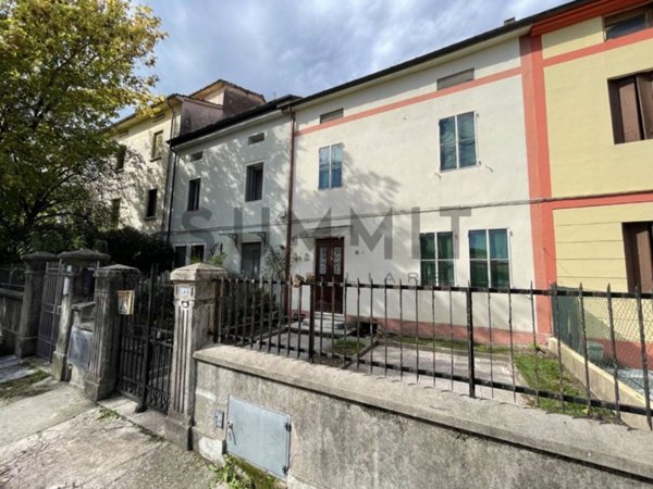 casa indipendente in vendita a Schio