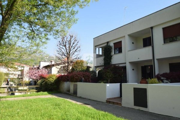 casa indipendente in vendita a Schio