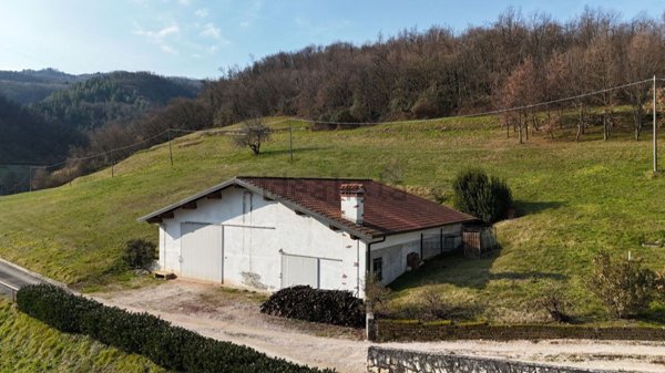 locale di sgombero in vendita a Schio
