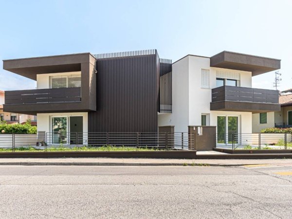 casa indipendente in vendita a Schio