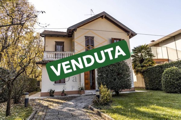 casa indipendente in vendita a Schio in zona Magrè