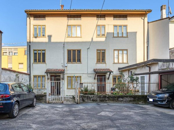 casa indipendente in vendita a Schio