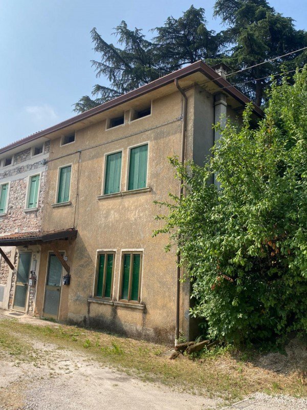 casa indipendente in vendita a Schio