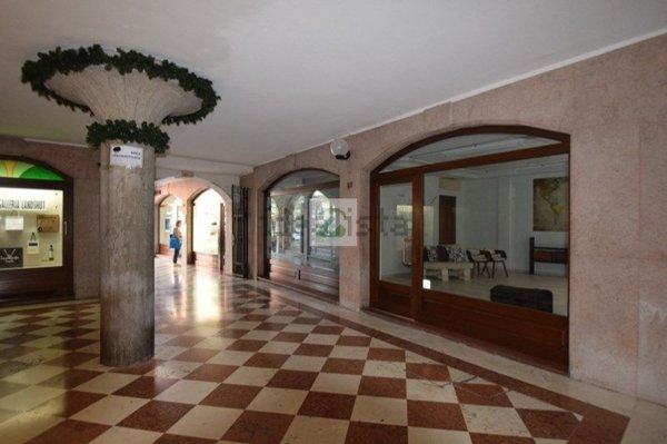 negozio in vendita a Schio