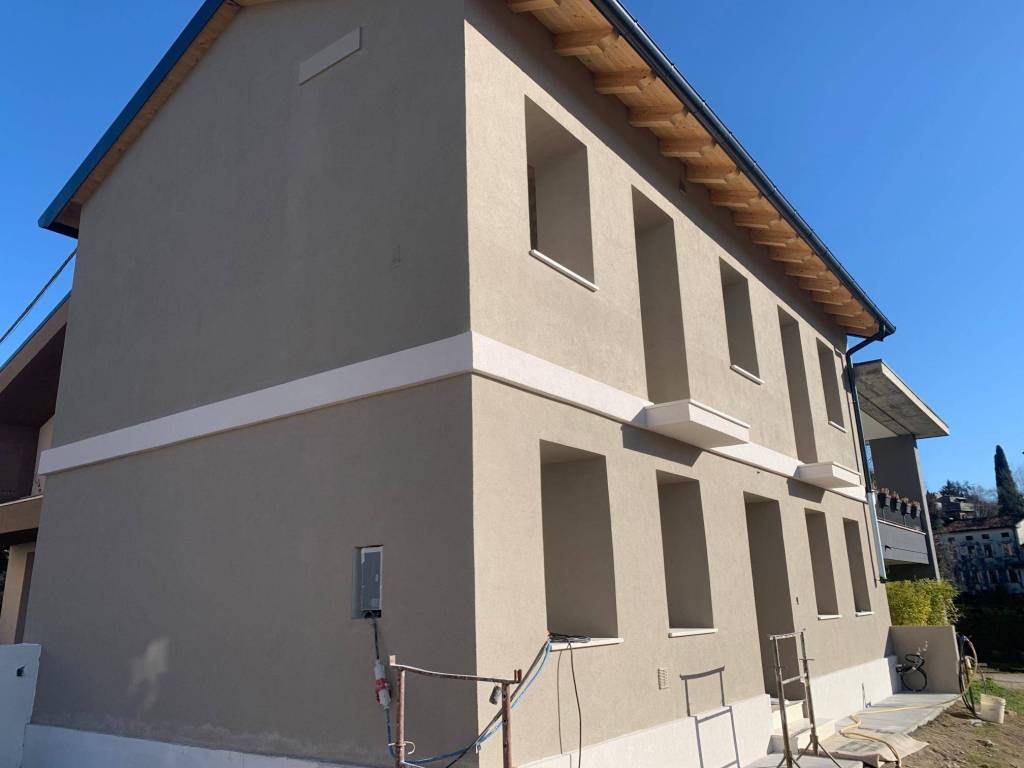 casa indipendente in vendita a Schio