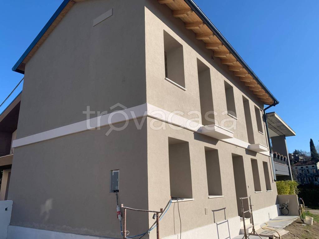 casa indipendente in vendita a Schio