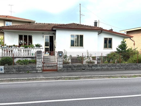 casa indipendente in vendita a Schio in zona Magrè