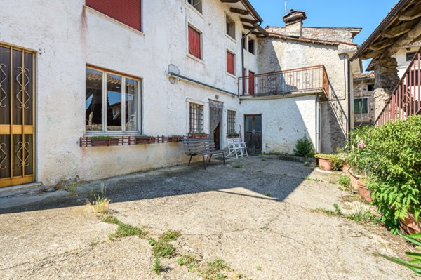 casa indipendente in vendita a Schio in zona Monte Magrè