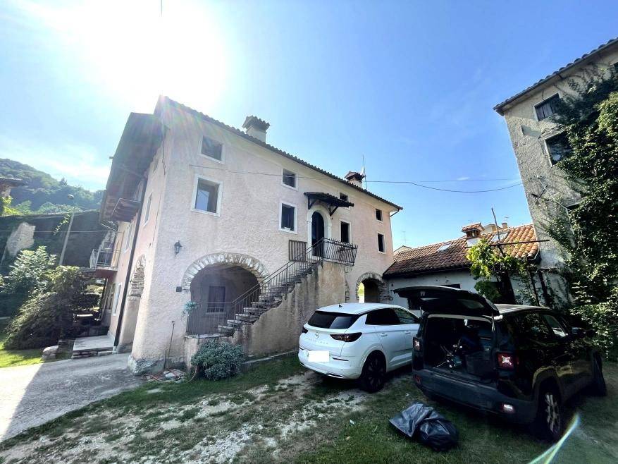 casa indipendente in vendita a Schio in zona Monte Magrè