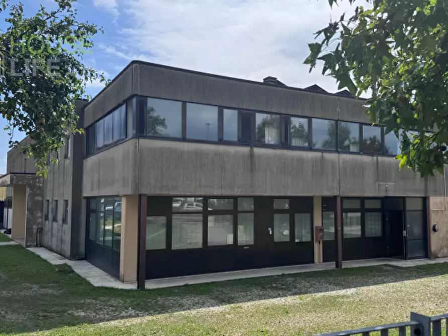 locale commerciale in vendita a Schio in zona Vegri