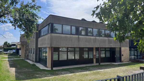 locale commerciale in vendita a Schio in zona Vegri
