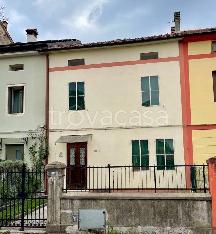 casa indipendente in vendita a Schio