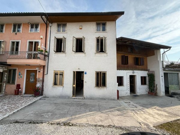 casa indipendente in vendita a Schio in zona Giavenale