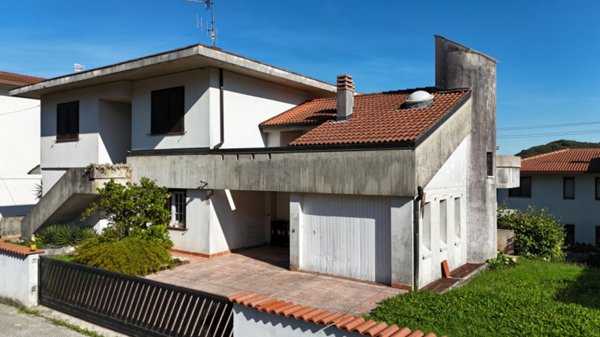 casa indipendente in vendita a Schio in zona Magrè