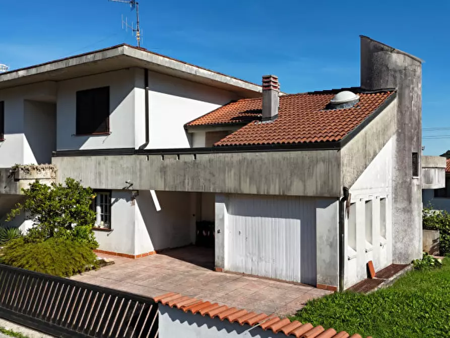 casa indipendente in vendita a Schio in zona Magrè