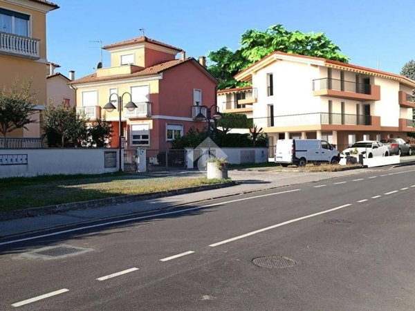 intera palazzina in vendita a Schio