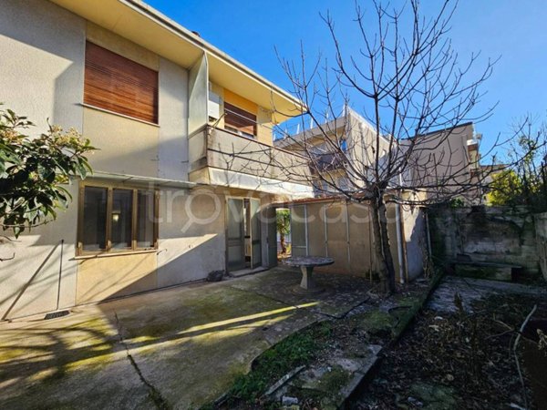 casa indipendente in vendita a Schio in zona Santa Croce