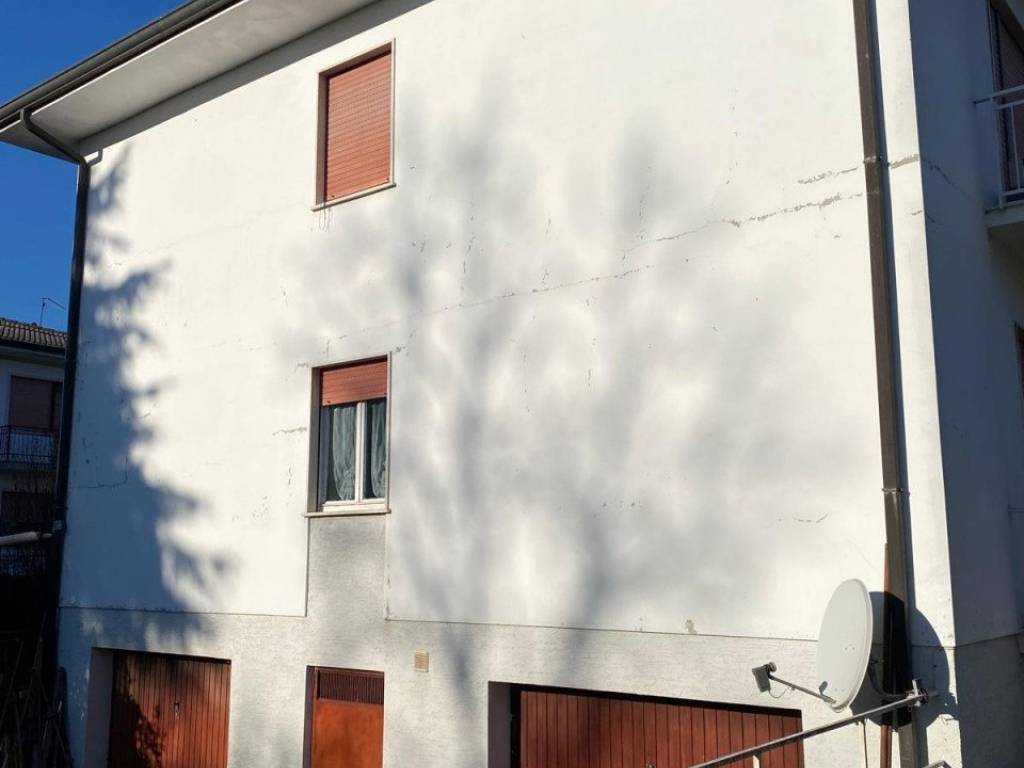 casa indipendente in vendita a Schio in zona Magrè