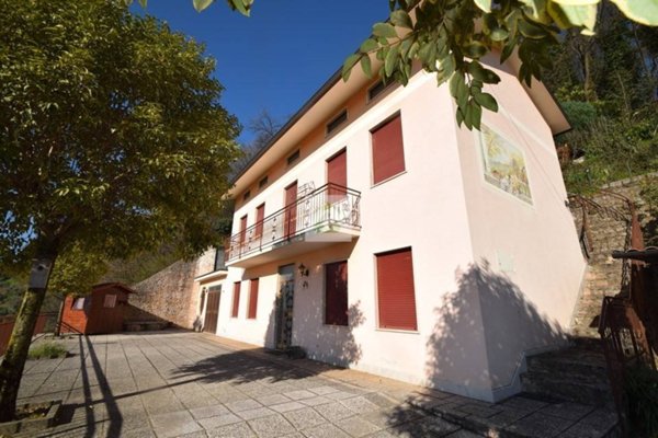 casa indipendente in vendita a Schio