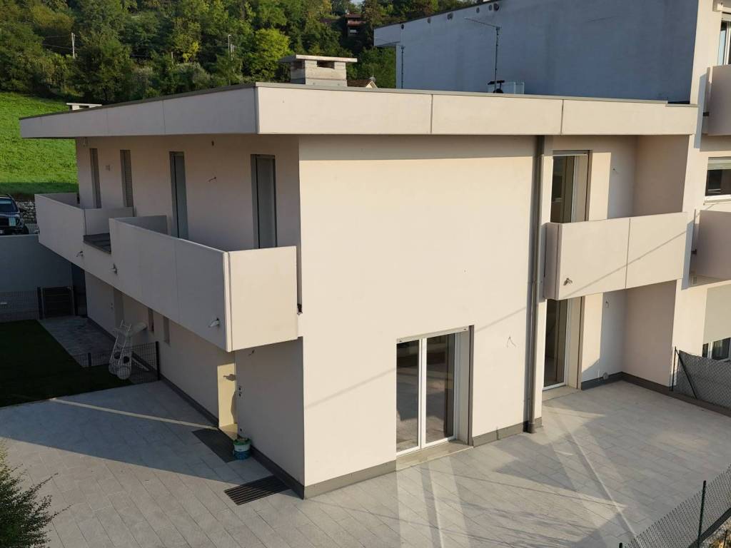 casa indipendente in vendita a Schio in zona Magrè