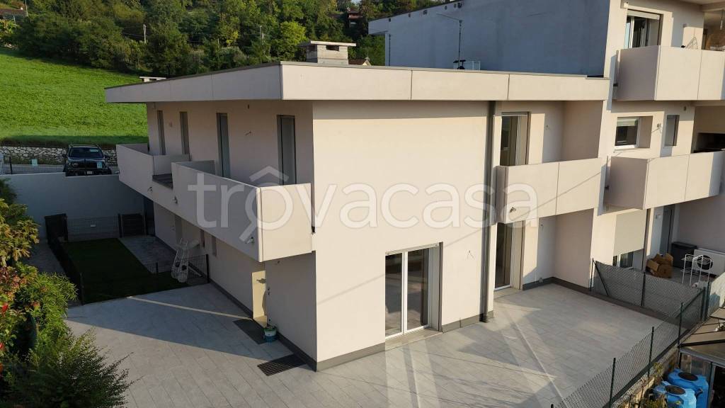 casa indipendente in vendita a Schio in zona Magrè