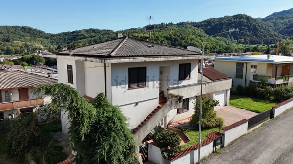 casa indipendente in vendita a Schio in zona Magrè