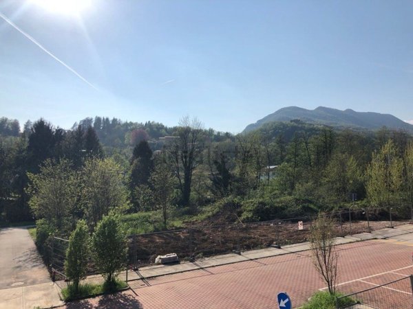 terreno edificabile in vendita a Schio in zona Poleo