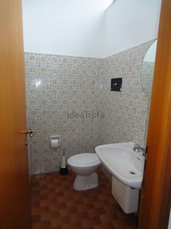 ufficio in vendita a Schio in zona Poleo