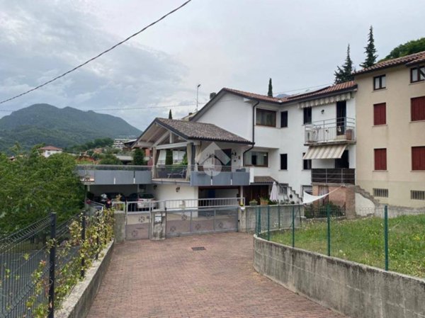 casa indipendente in vendita a Schio