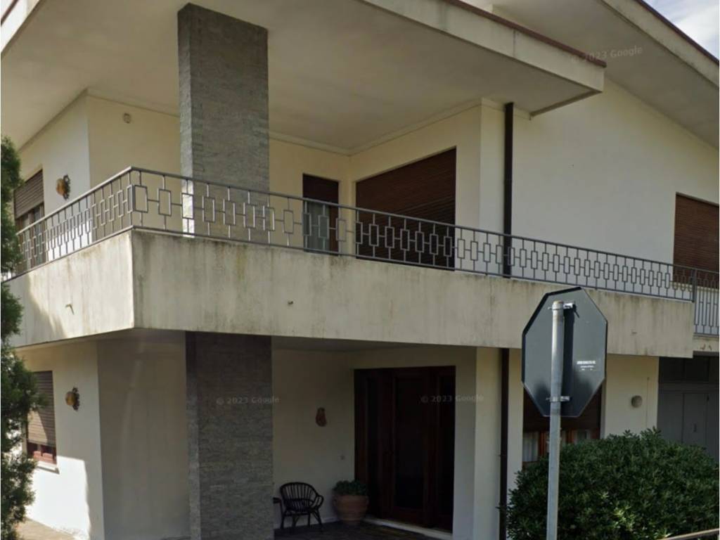 casa indipendente in vendita a Schio in zona Magrè