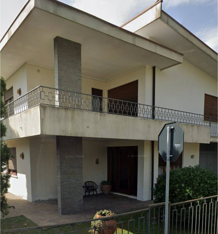 casa indipendente in vendita a Schio in zona Magrè